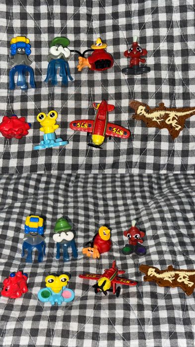 Киндер игрушки.