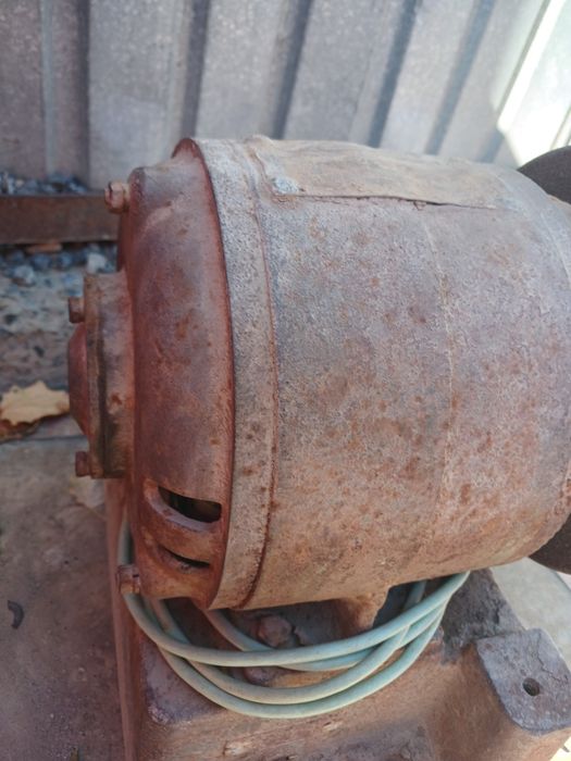 Двигател  380 и220