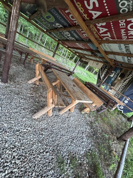 Fac leagane din lemn rustice , scaune cat si mese !