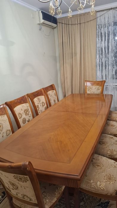 Срочно продам стол с 10стульями