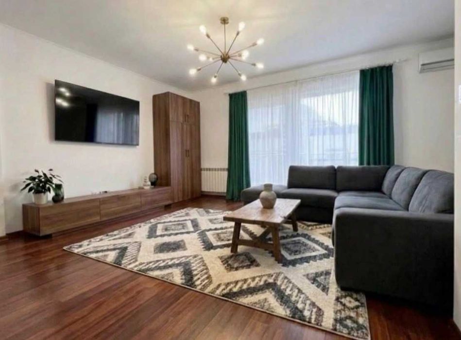 FELICITY 3 camere/parcare inclusa
