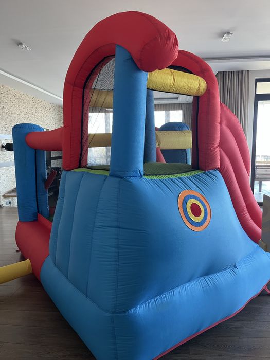 Детски надуваем батут с пързалка Happy hop/игрален център