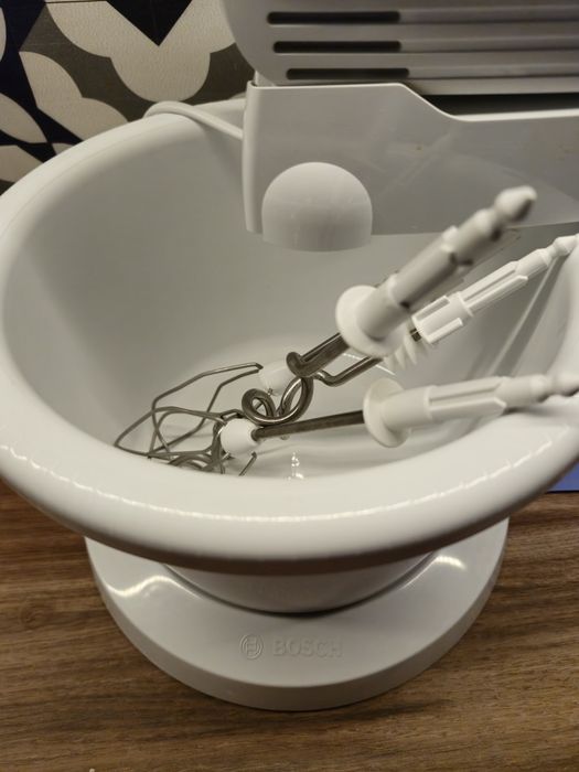 Mixer bosch cu bol