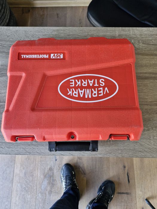 Куфари за инструменти чисто нови