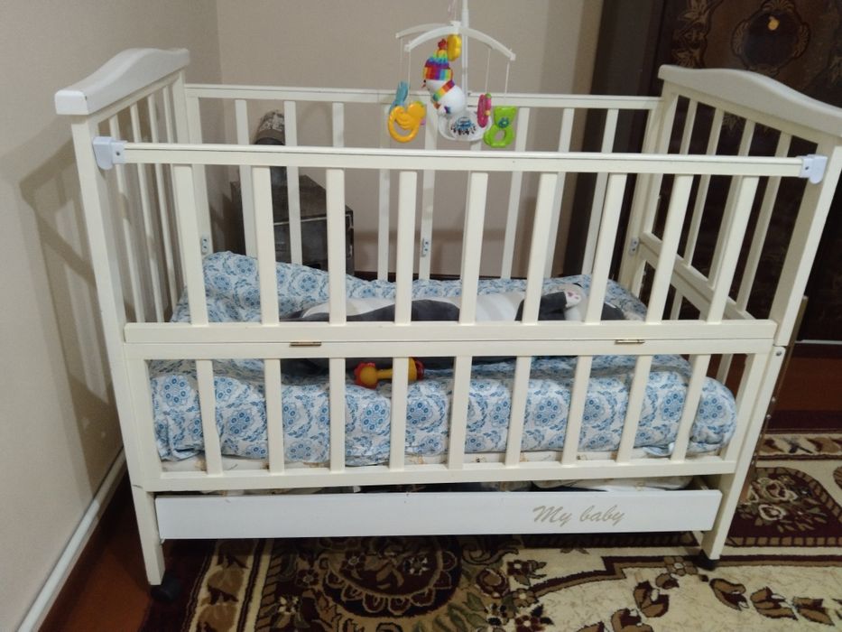 Детская кроватка