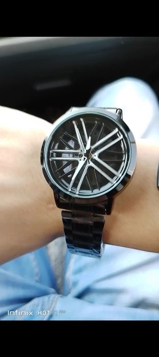 Продаю часы watching