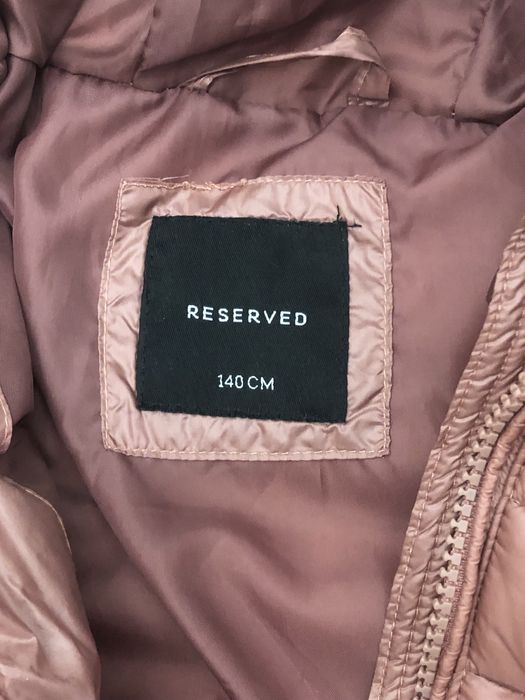 Продам куртки на девочку  .