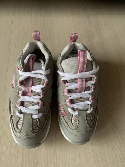 Vand adidasi noi(30)prr. fete.