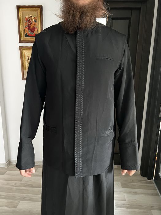 Dulamă și vestă călugărească