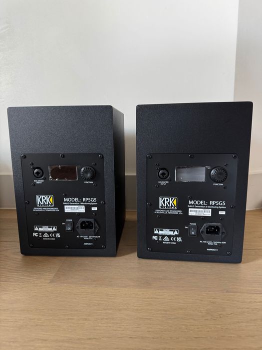 KRK RP5 G5 SET2 Активен студиен монитор 2 бр. + 2 бр. стойки Soundking DB039