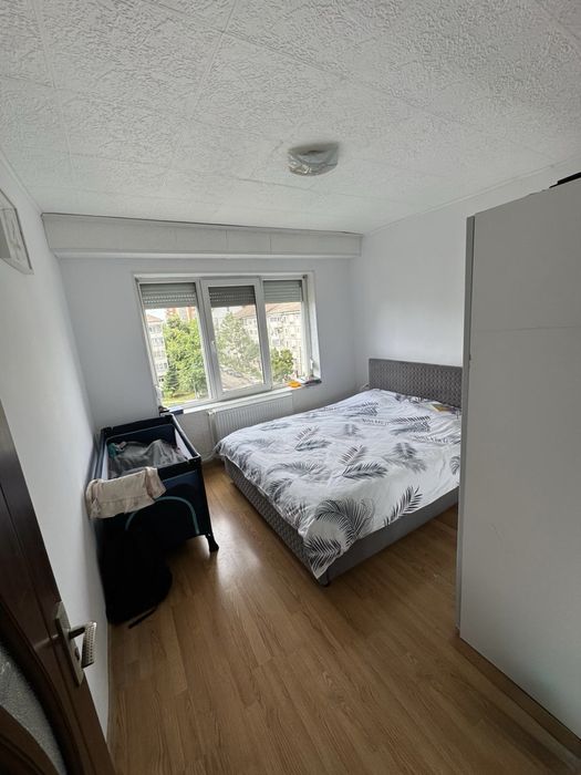 PF / Vând apartament 3 camere decomandate tip D . Sf. Apostol Andrei  (lângă biserică)