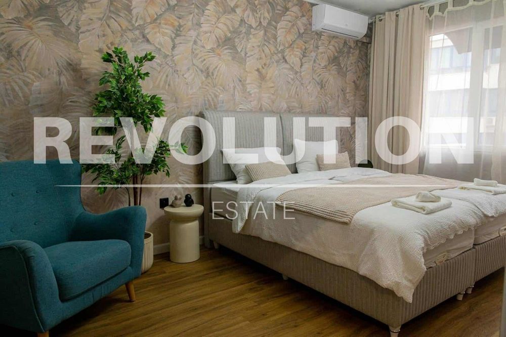 Дава се под наем Четиристаен апартамент в Варна, Център - 112 кв.м за 1495.83 € - Снимка #4