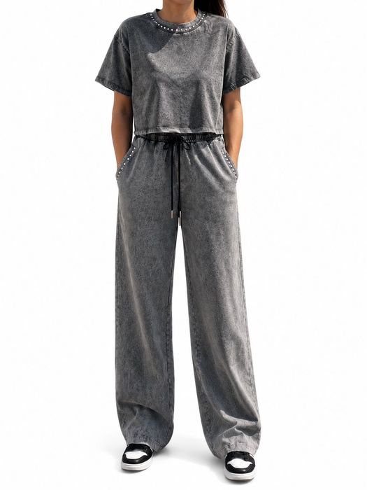 Дамски комлект от две части в сив denim - crop тениска и широк панталон с декоративни капси