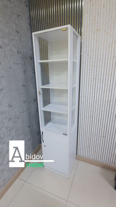 Стильный функциональный стеллаж, витрина, пенал, шкаф для бизнеса