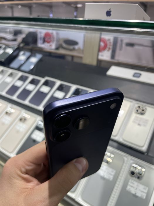 iPhone 17 pro Max sim