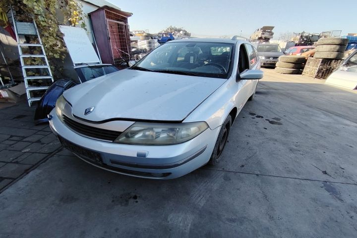 Bara fata Renault Laguna 2002 1.9 DCi MT (120 hp)