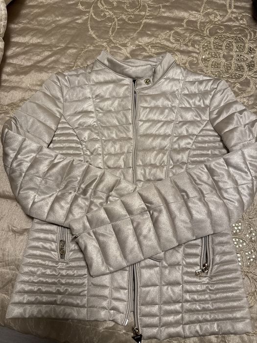 Преходно яке Guess