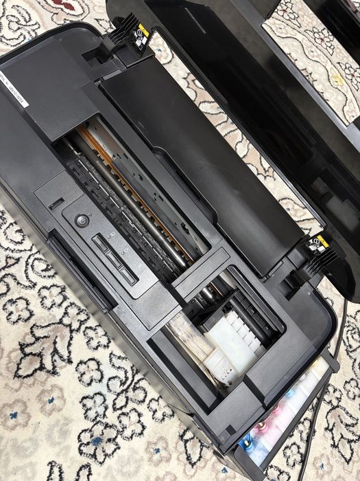 Epson l1800 photoprinter 6-ta rangli A3 holati ideal aybi yoq printer
