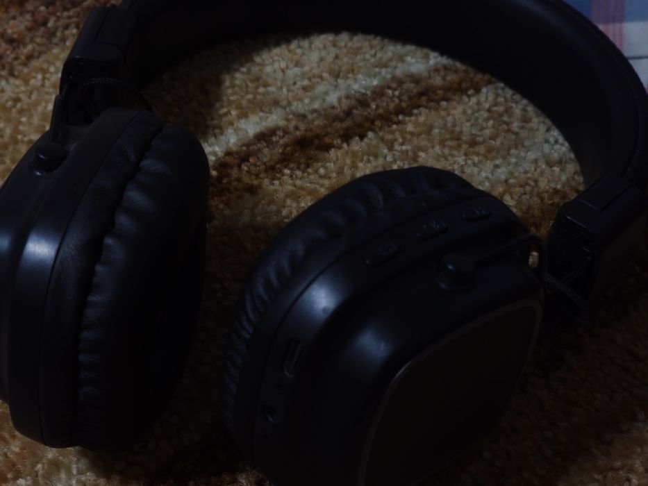 Продам наушники marshall