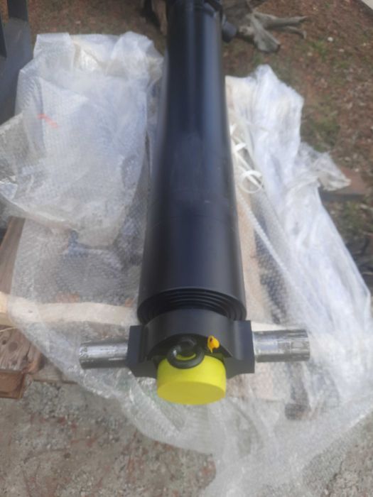 Camion 8x4, 8x6, 6×4,4×4 ,cilindru basculare frontal ,semiremorca