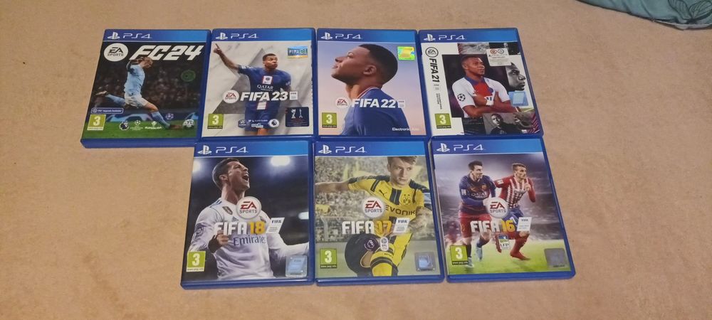 Vând jocuri PlayStation 4