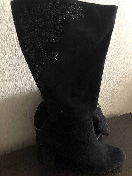 Сапоги женские, замшевые.