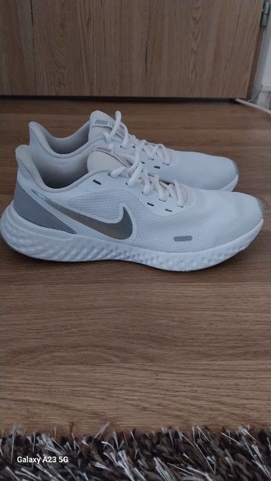 Adidasi originali Nike nr.42.