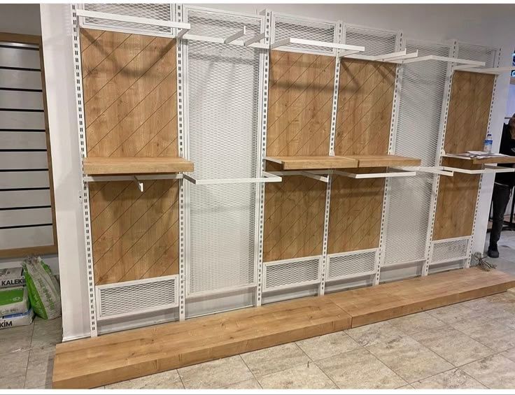 Vitrina dlya magazin