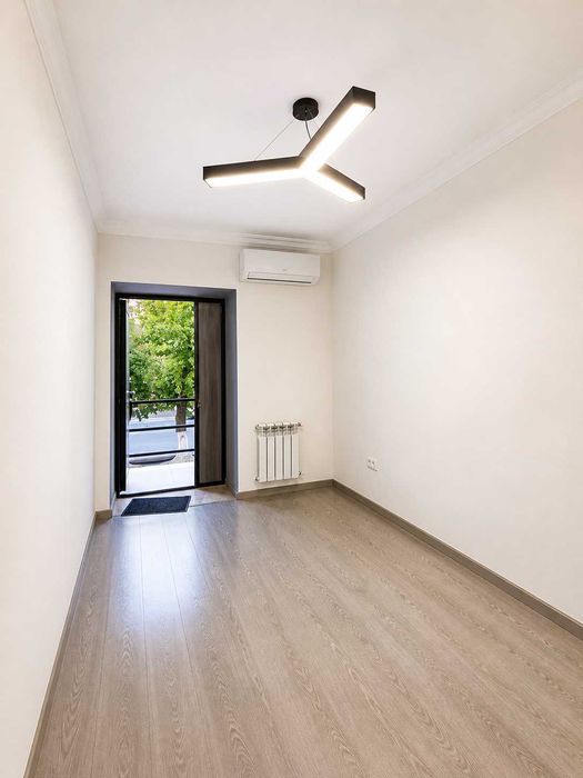 Аренда офиса на первой линии Новомосковской — 62 м², 3 комнаты