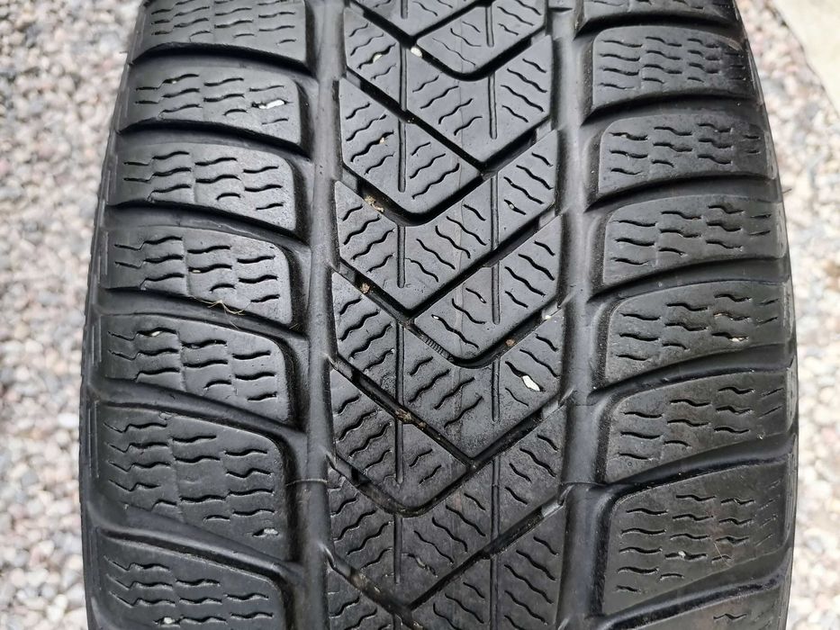 2бр. Pirelli Sottozero 3 225/50R18 Run Flat