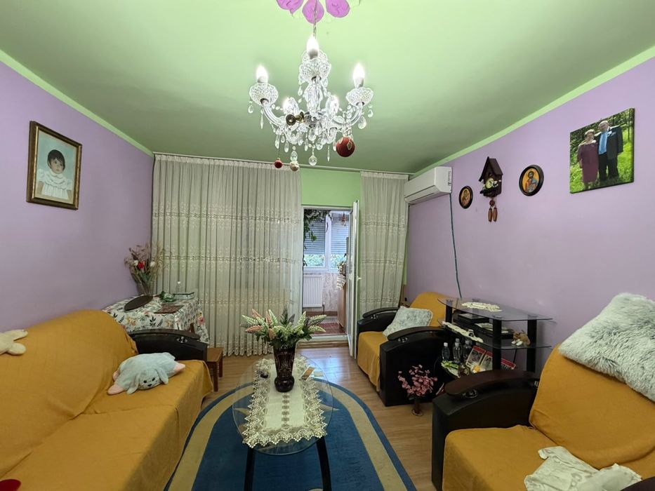 Vând apartament 3 camere