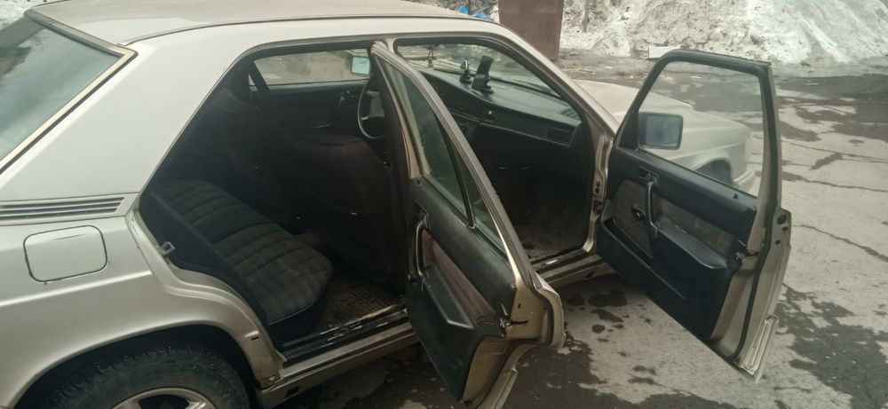 Продается Мерседес е190