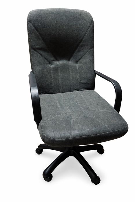 Кресло офисное на роликах