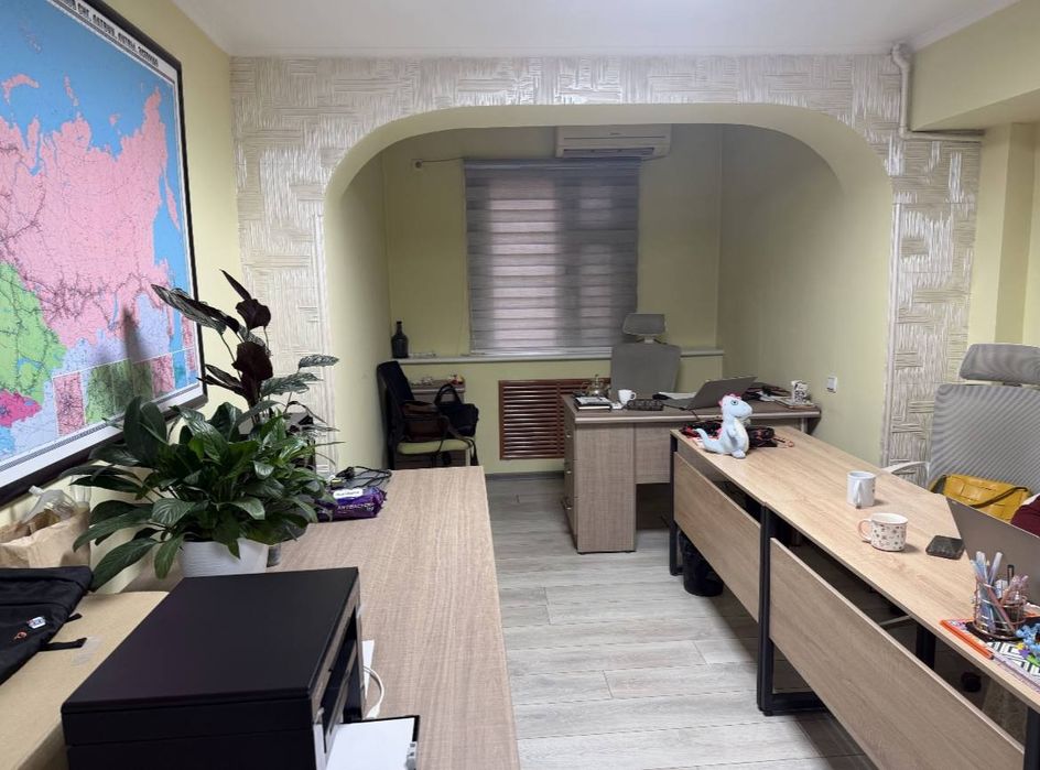 Продаётся помещение на Юнусабаде Ц-5  Ор Lacoste