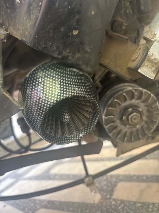 Vand intreg sau dezmembrez scuter explorer