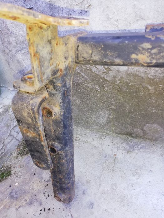 Теглич ауди 80 б4 седан