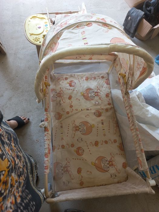 Кроватка манеж продаётся 2 в1