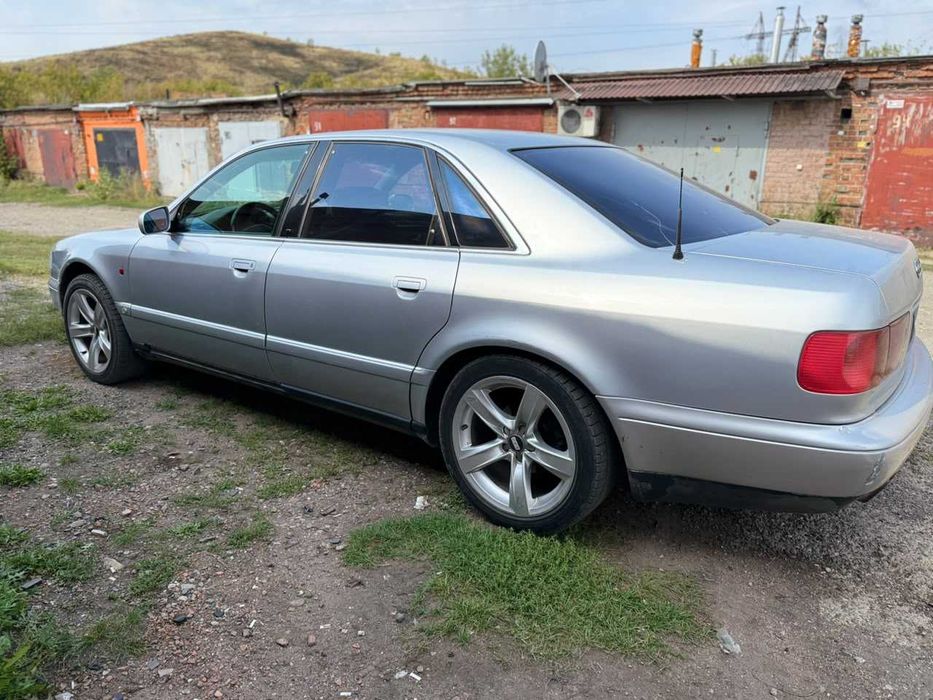 Продам Audi A8 3.7 Quattro (D2)