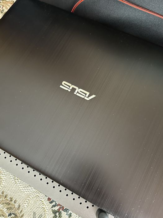 Продаю ноутбук asus