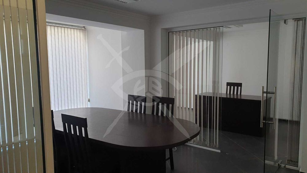 Продава се Офис в Бургас, Лазур - 210 кв.м за 1200 €/кв.м - Снимка #4