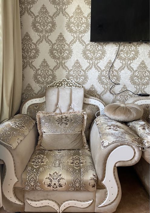 Продам диван комплект 3+2+1