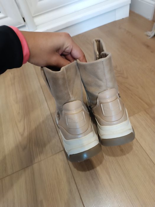 Дамски боти номер 39