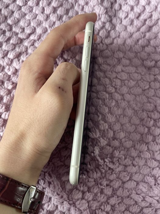 Айфон 11 в хорошем состоянии