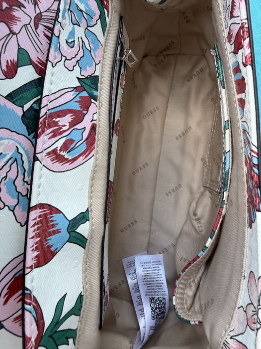 Дамска чанта Guess