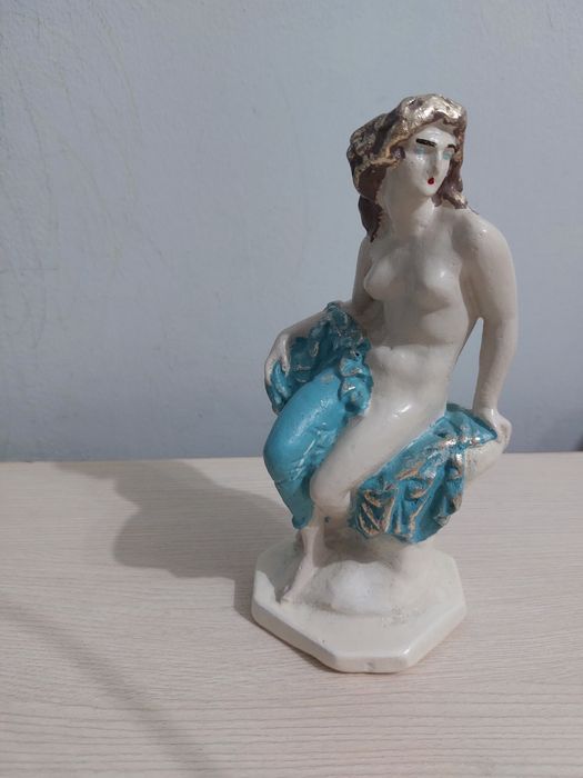 Статуэтка ( состояние идеальное)