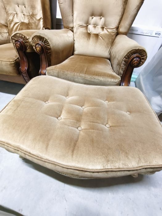 Две Кресла, фотьойл в златисто и табуретка