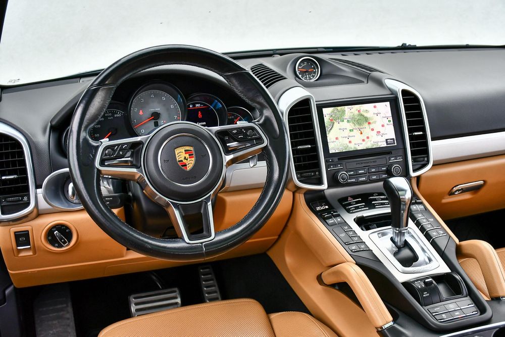 Porsche Cayenne S 2017 420CP full options panorama bose sport chrono