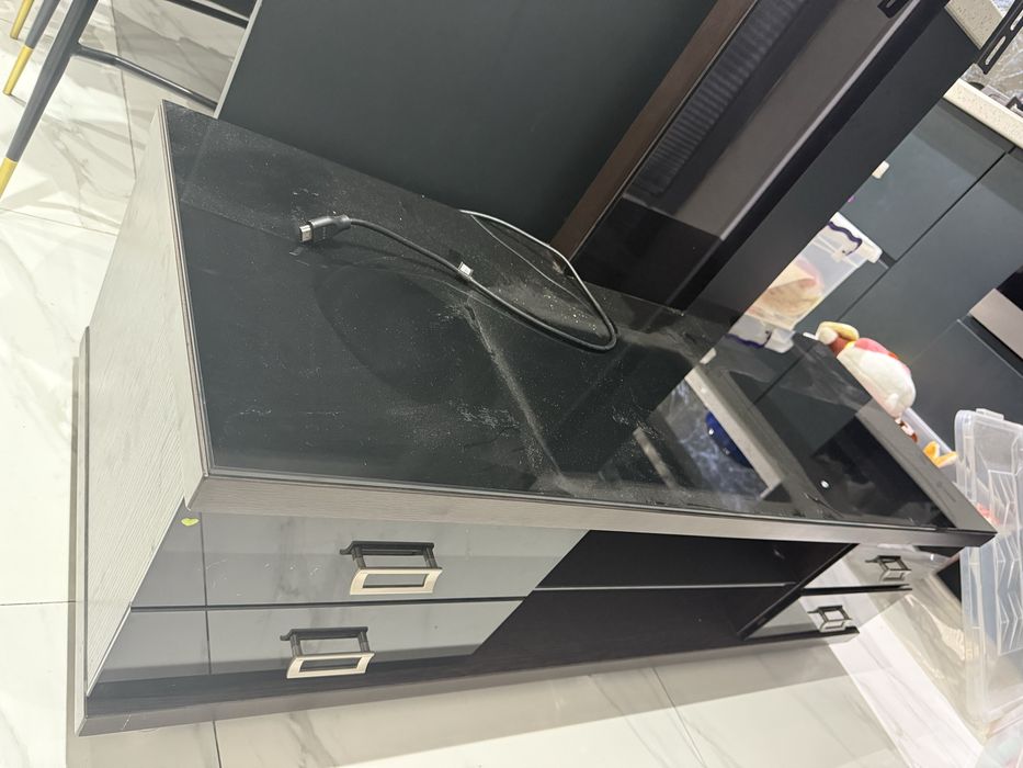 Мебель для телевизора в гостинной