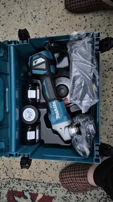 Комплект Макита 2бр оригинални батерии 5Ah Makita BL1850B и оригинално бързо зарядно Makita DC18RC LXT 18V