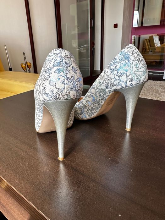 Pantofi cu toc - piele